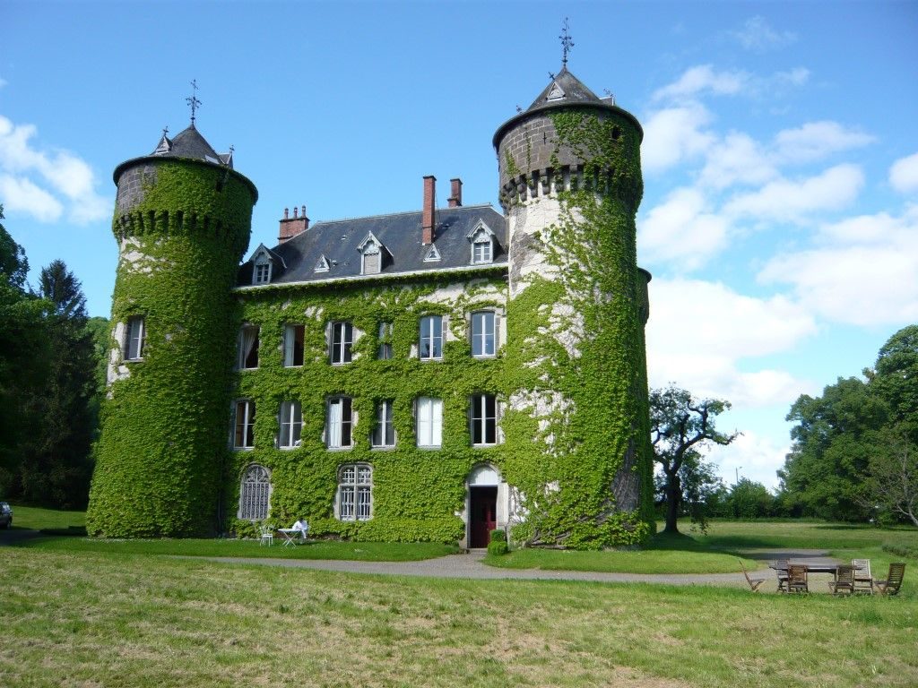 Castle Sédaiges, France Source: HomeAway.com