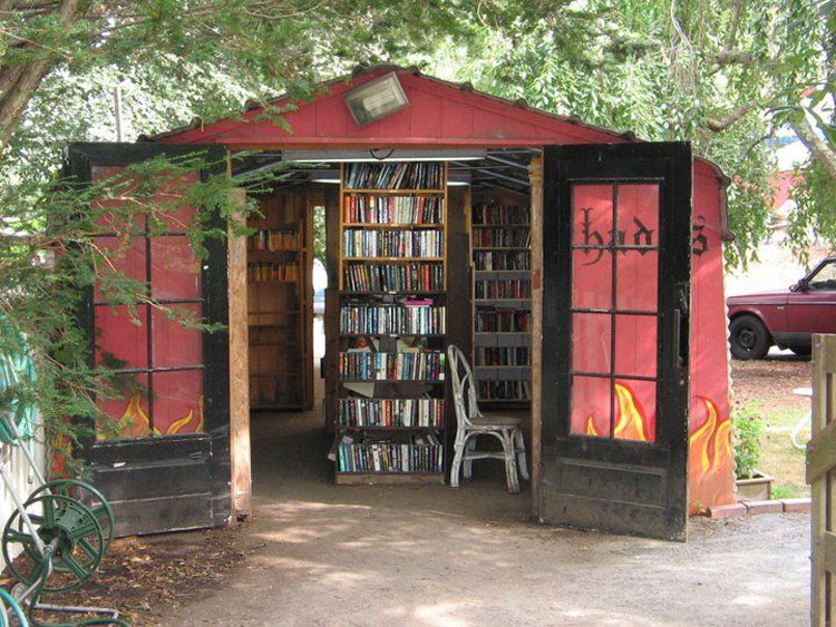Book Barn, Niantic, Connecticut