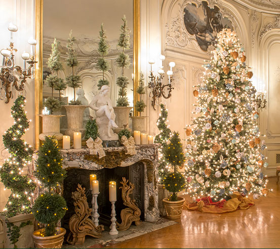 Newport Mansions Sparkling Lights at The Breakers: An Outdoor Magical Wonderland