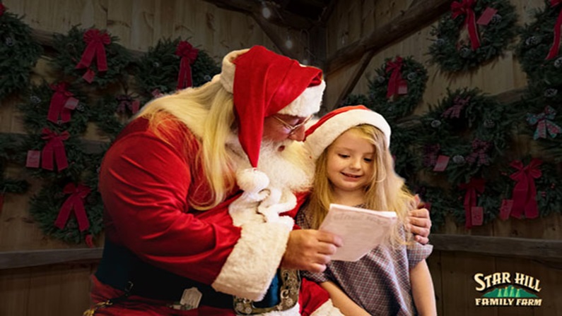 Photos with Santa & Mrs. Claus at Star Hill Family Farm