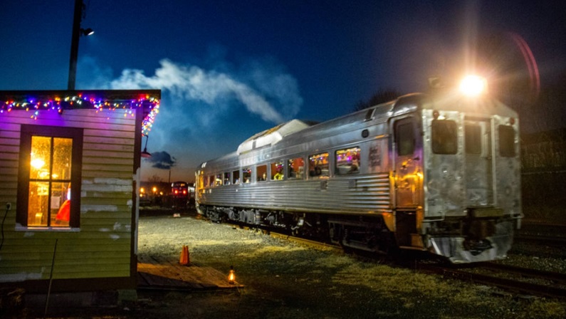 First Gift Express: "The Snow Clipper" at Danbury Railway Museum