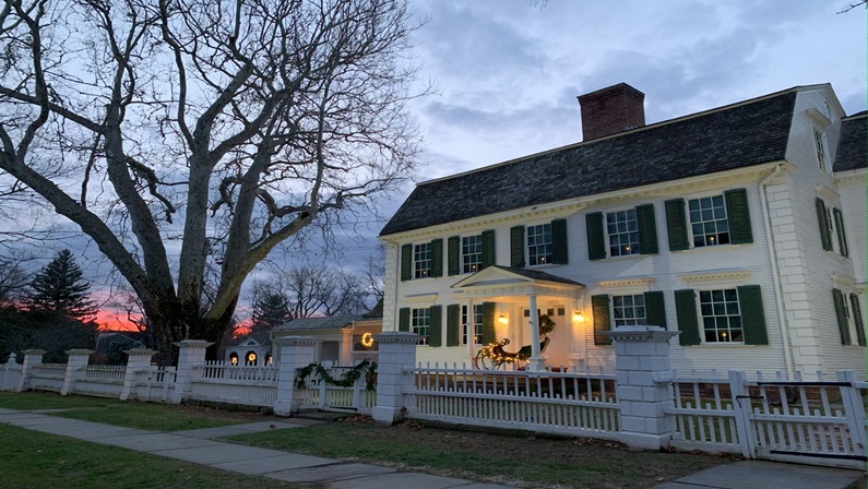 Holiday Lantern Tours at Phelps-Hatheway House & Garden