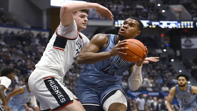 UConn Men's Basketball vs Villanova at XL Center