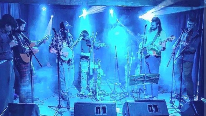 Thursdays on the Dock: Bards of Gungywamp at the Connecticut River Museum