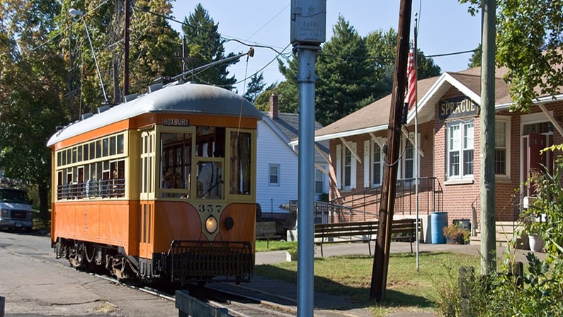 Resident & Migratory Bird Walk at Shore Line Trolley Museum