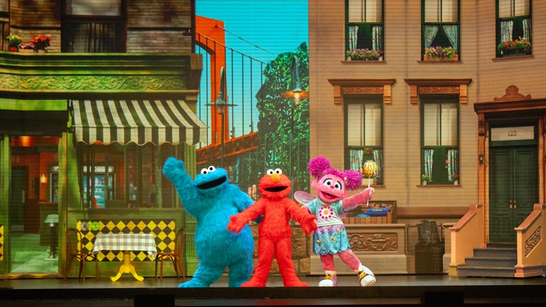 Elmo’s Got the Moves at Shubert Theatre