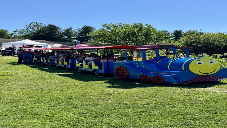 Horse-Drawn Wagon Rides & Trackless Train at Lyman Orchards