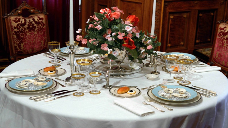 Unwrapping Christmas Past: From Puritans to Pop Culture at Lockwood-Mathews Mansion Museum