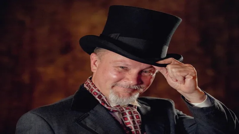 UPstaged | A Christmas Carol starring Dick Terhune at Palace Theater