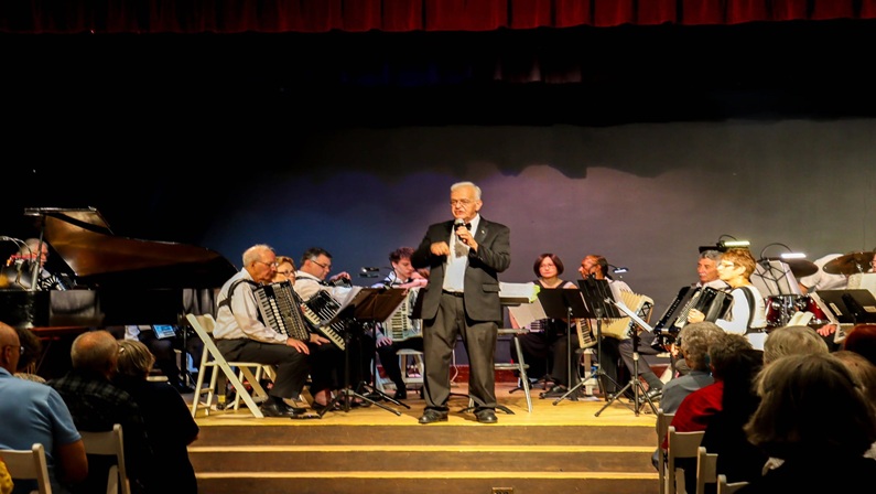 Get That Holiday Feeling with the Connecticut Accordion Association at Mattatuck Museum